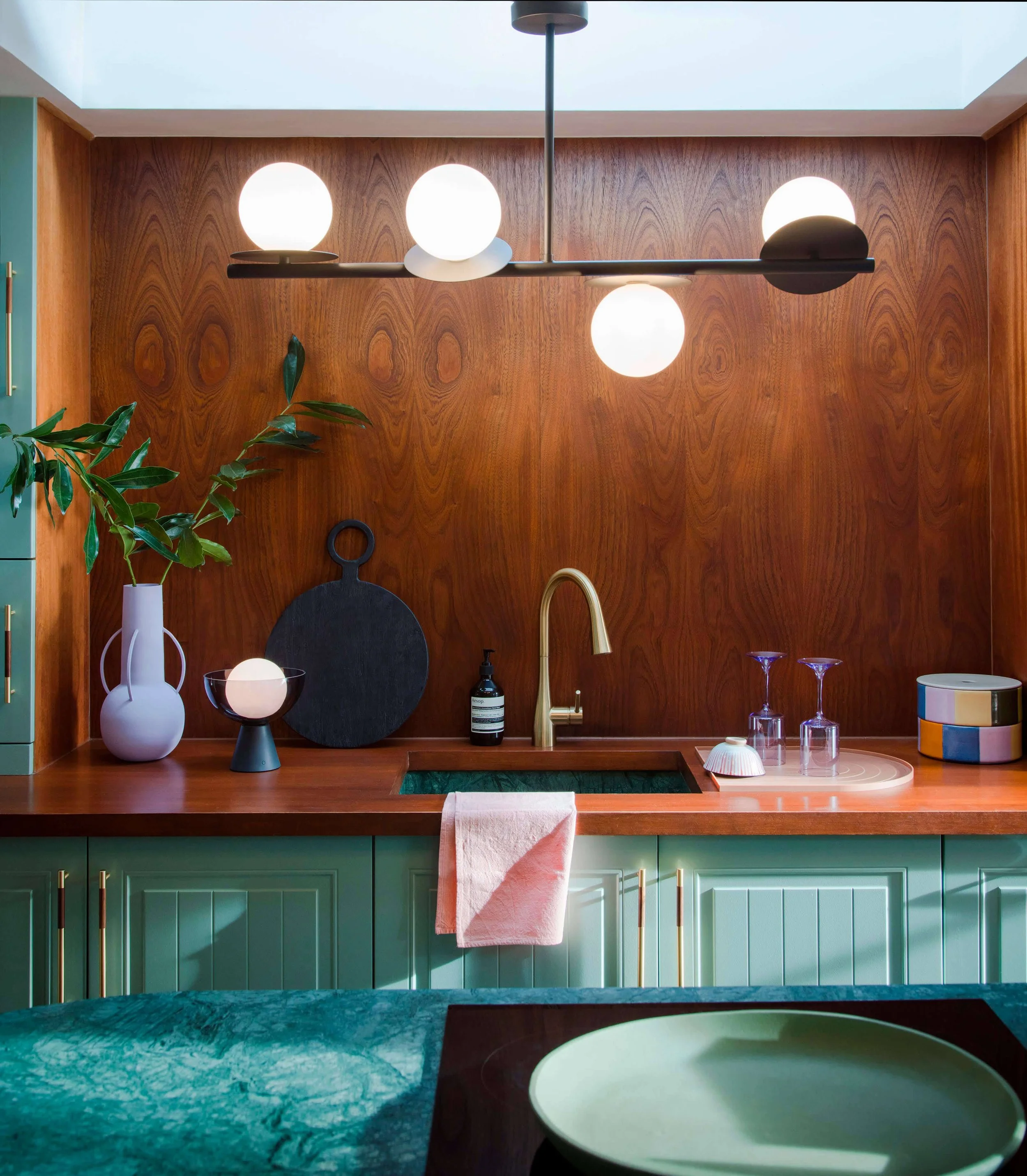 Modern kitchen top pendant lights